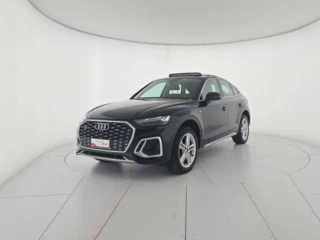 Audi Q5 main image