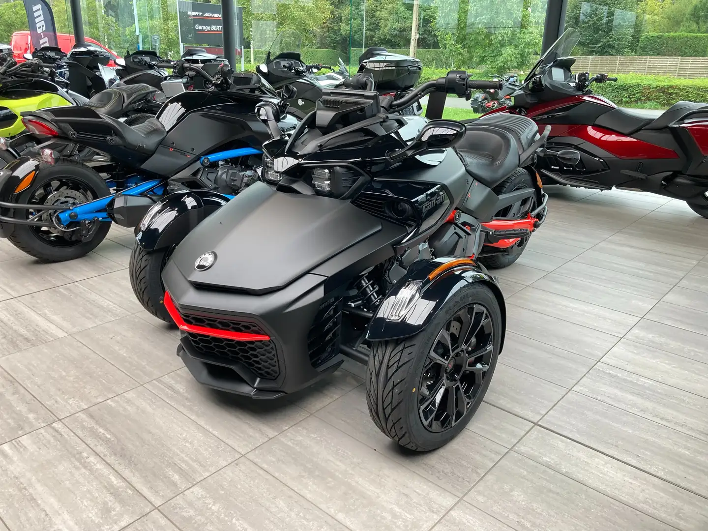 Can-Am Spyder F3-S MY2025 // DIRECT LEVERBAAR UIT STOCK! Negru - 1