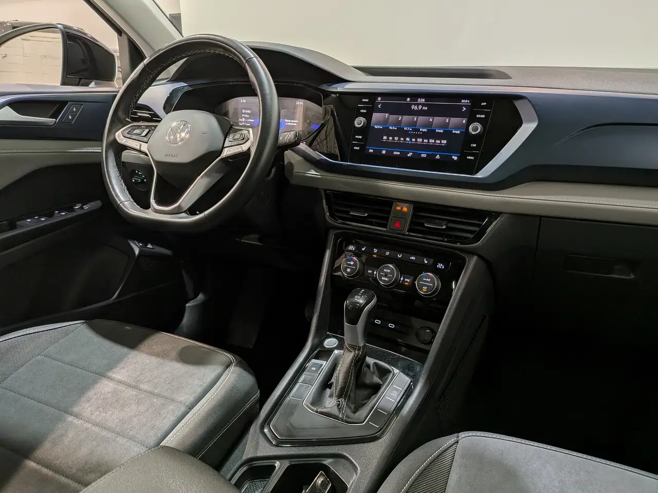 Volkswagen Taos снимка Volkswagen Taos