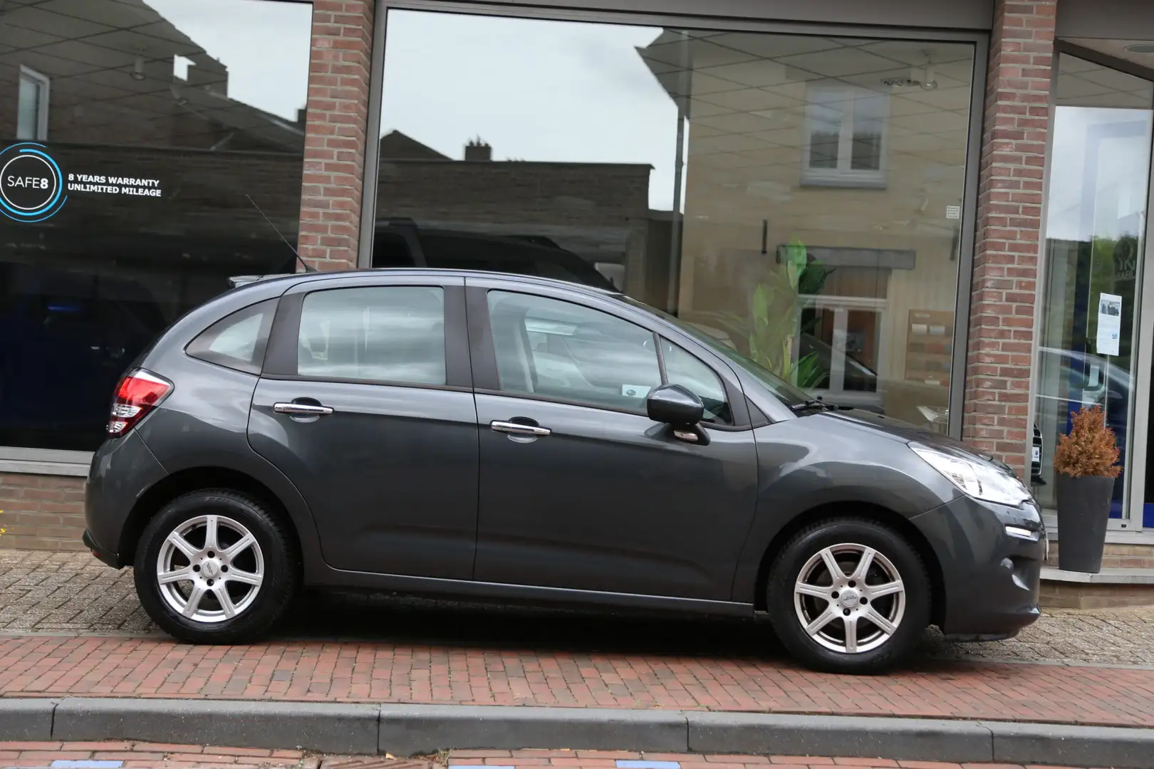 Citroen C3 1.2 VTi Collection Airco Grijs - 2
