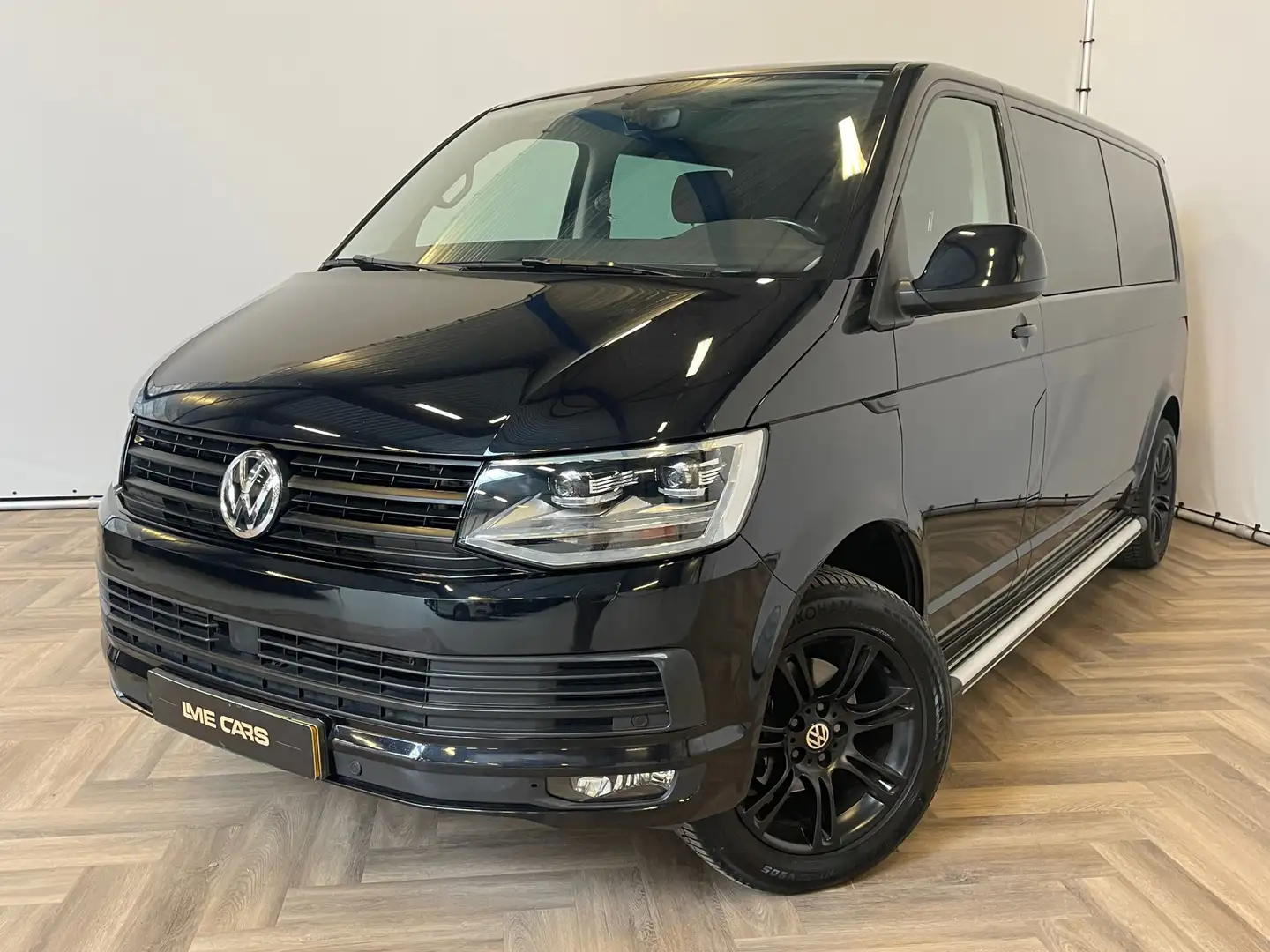 Volkswagen Transporter 2.0 TDI L2H1 DC Highline, AANKOOPKEURING TOEGESTAA Zwart - 1