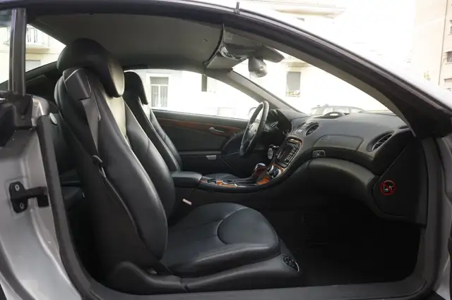 Mercedes-Benz SL view 10