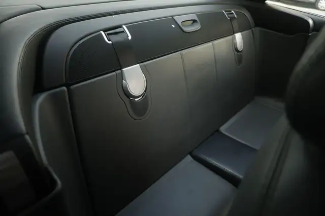 Mercedes-Benz SL view 12