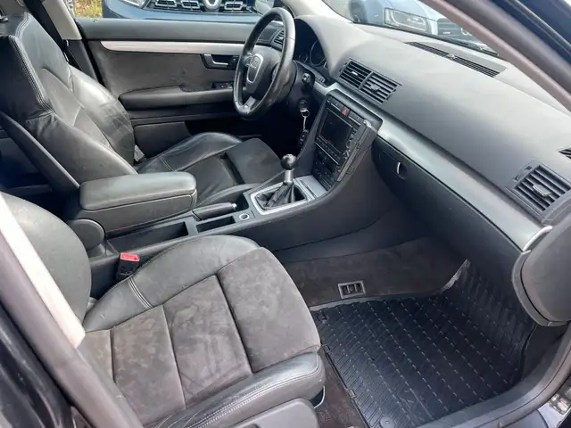 Audi A4 view 10