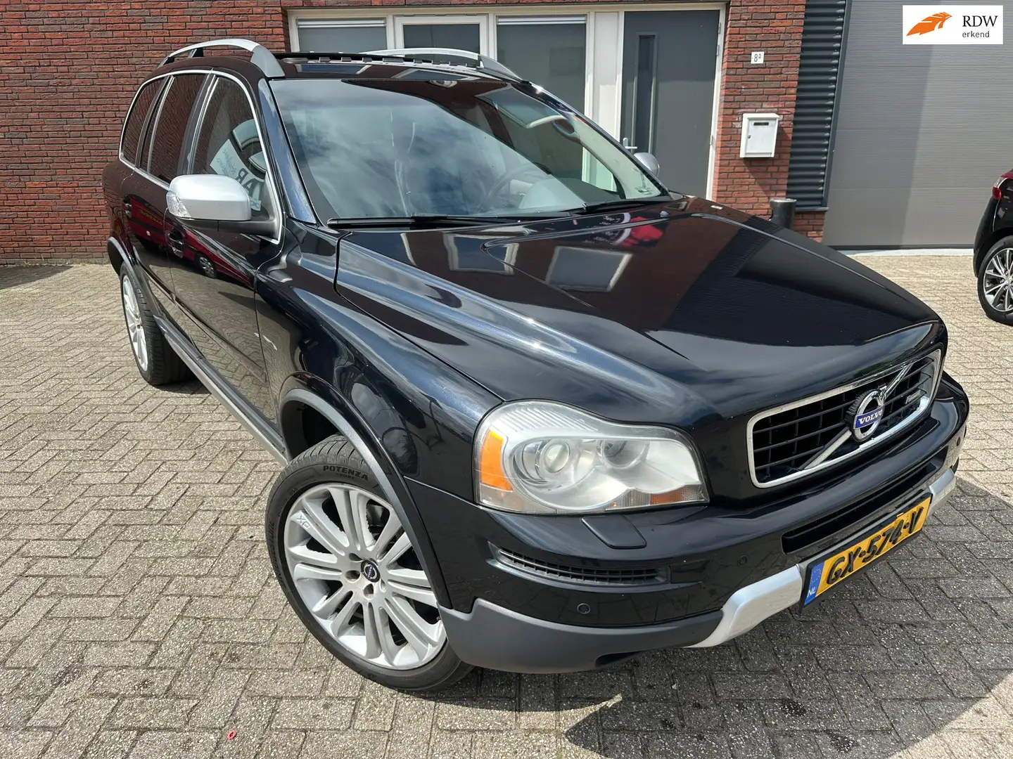 Volvo XC90 2.4 D5 Executive 7P / Dynaudio / Pano / Leder / PD Negru - 1