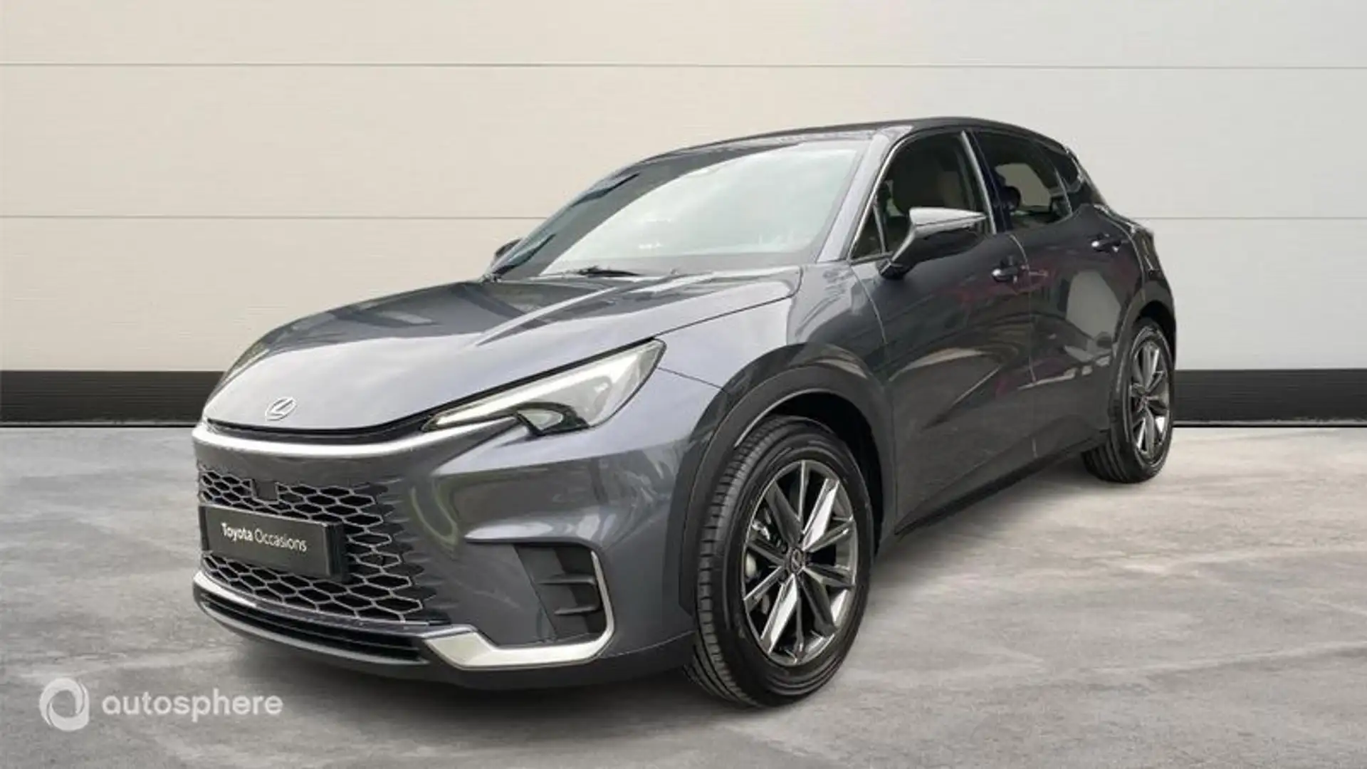 lexus lbx