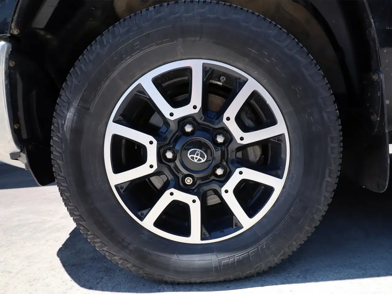 Toyota Tundra photo Toyota Tundra