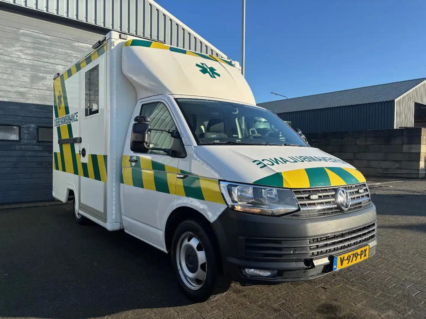 Volkswagen Transporter 2.0 TDI DSG Automaat 150 PK Dierenambulance Blanc - 2