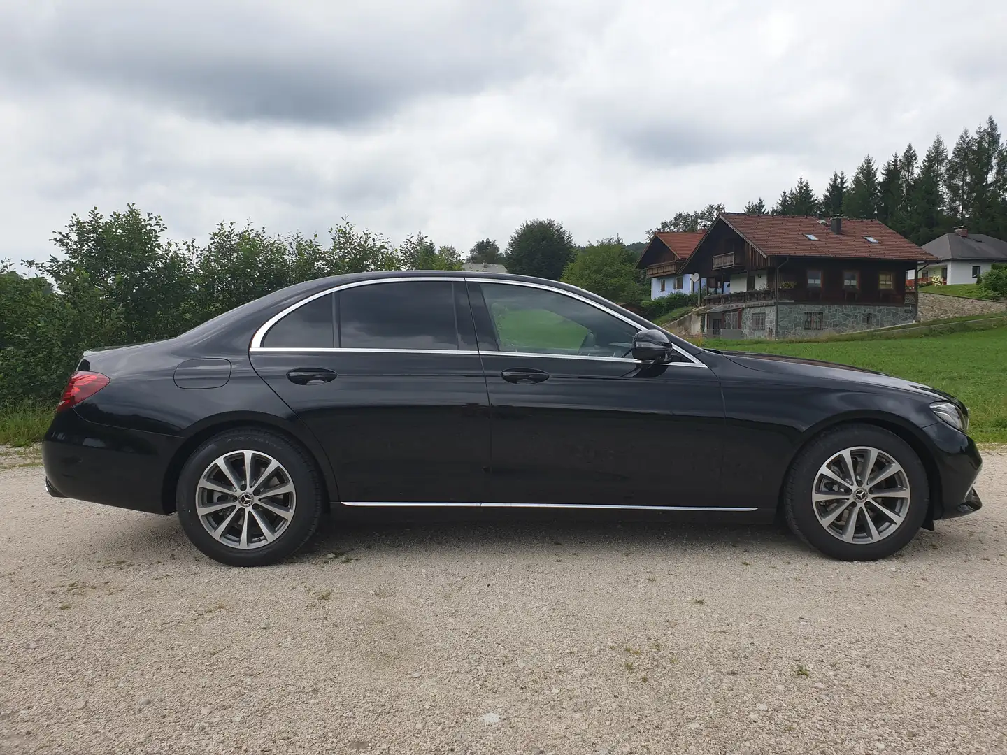 Mercedes-Benz E 200 A-Edition Schwarz - 2