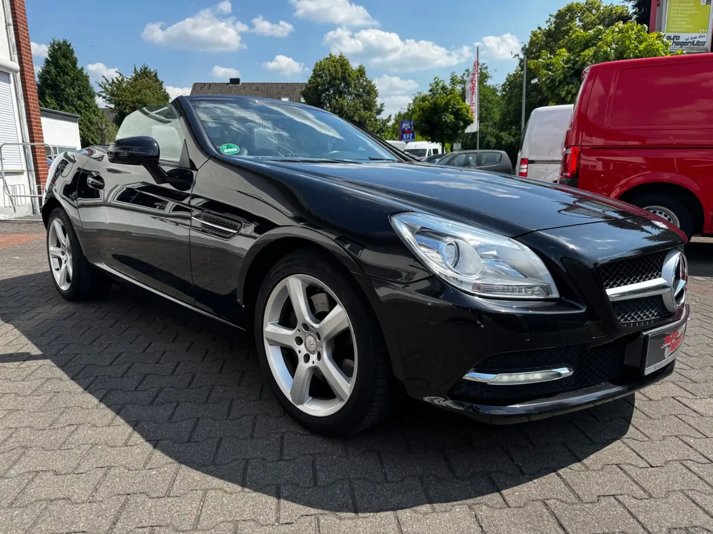 Mercedes-Benz SLK 250 Roadster BlueEfficiency Leder Pano AirSc Schwarz - 1