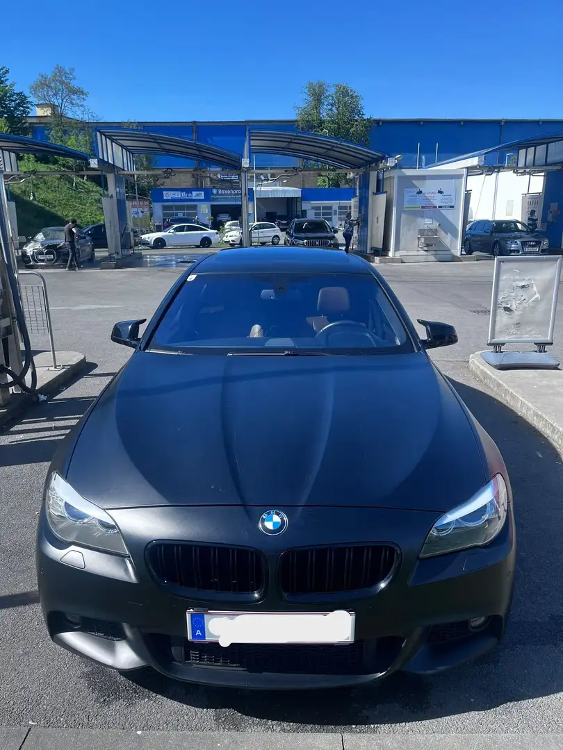 BMW 525 525xd Schwarz - 1