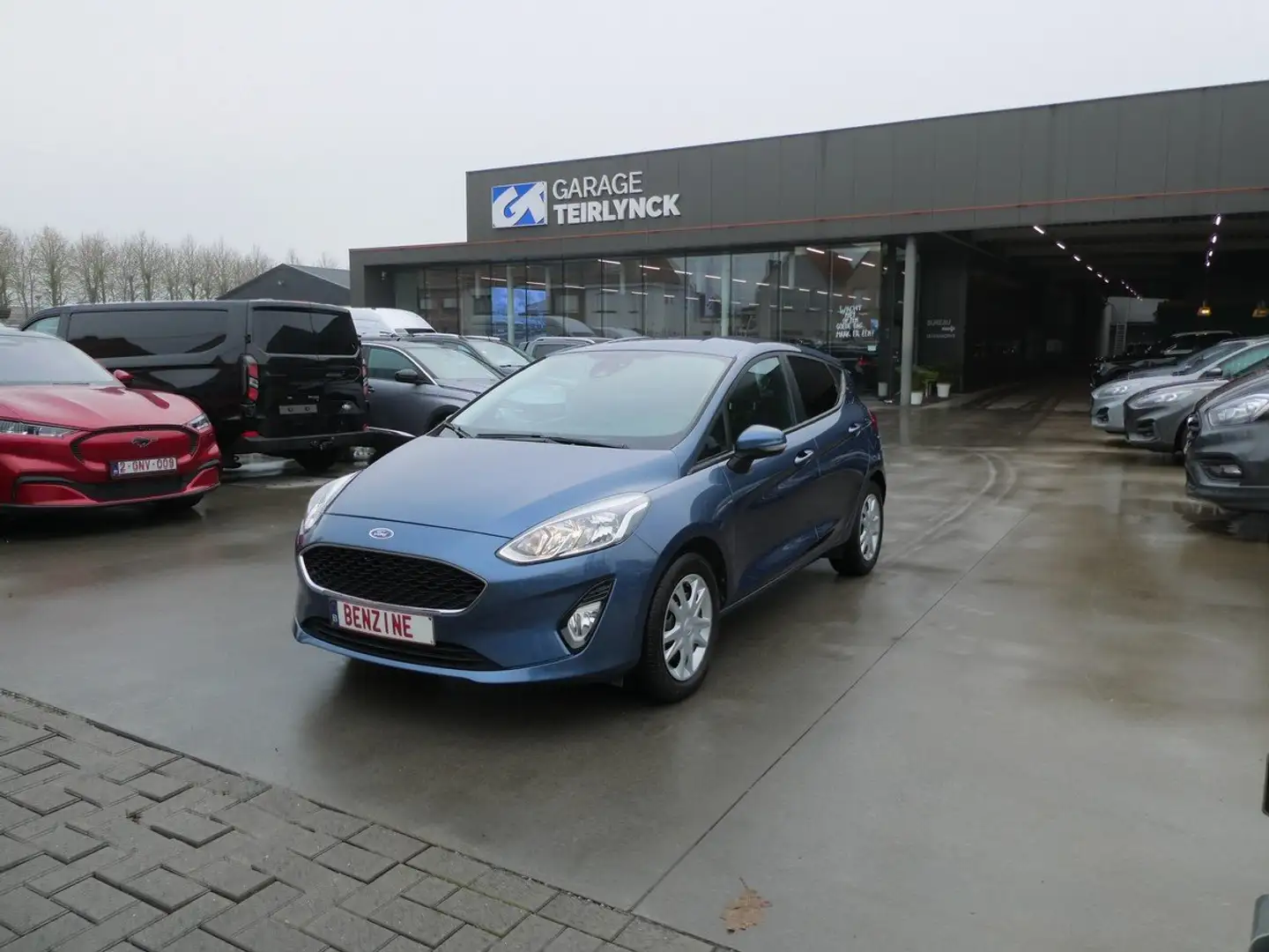 Ford Fiesta 5d 1.1 i benzine 85pk Trend luxe '19 (49701) Bleu - 1