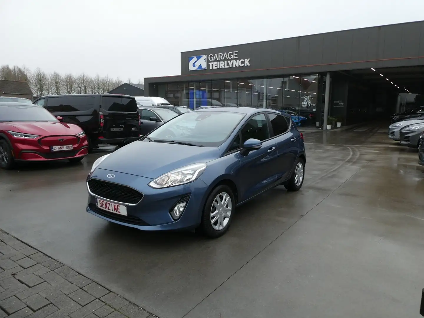 Ford Fiesta 5d 1.1 i benzine 85pk Trend luxe '19 (49701) Bleu - 2
