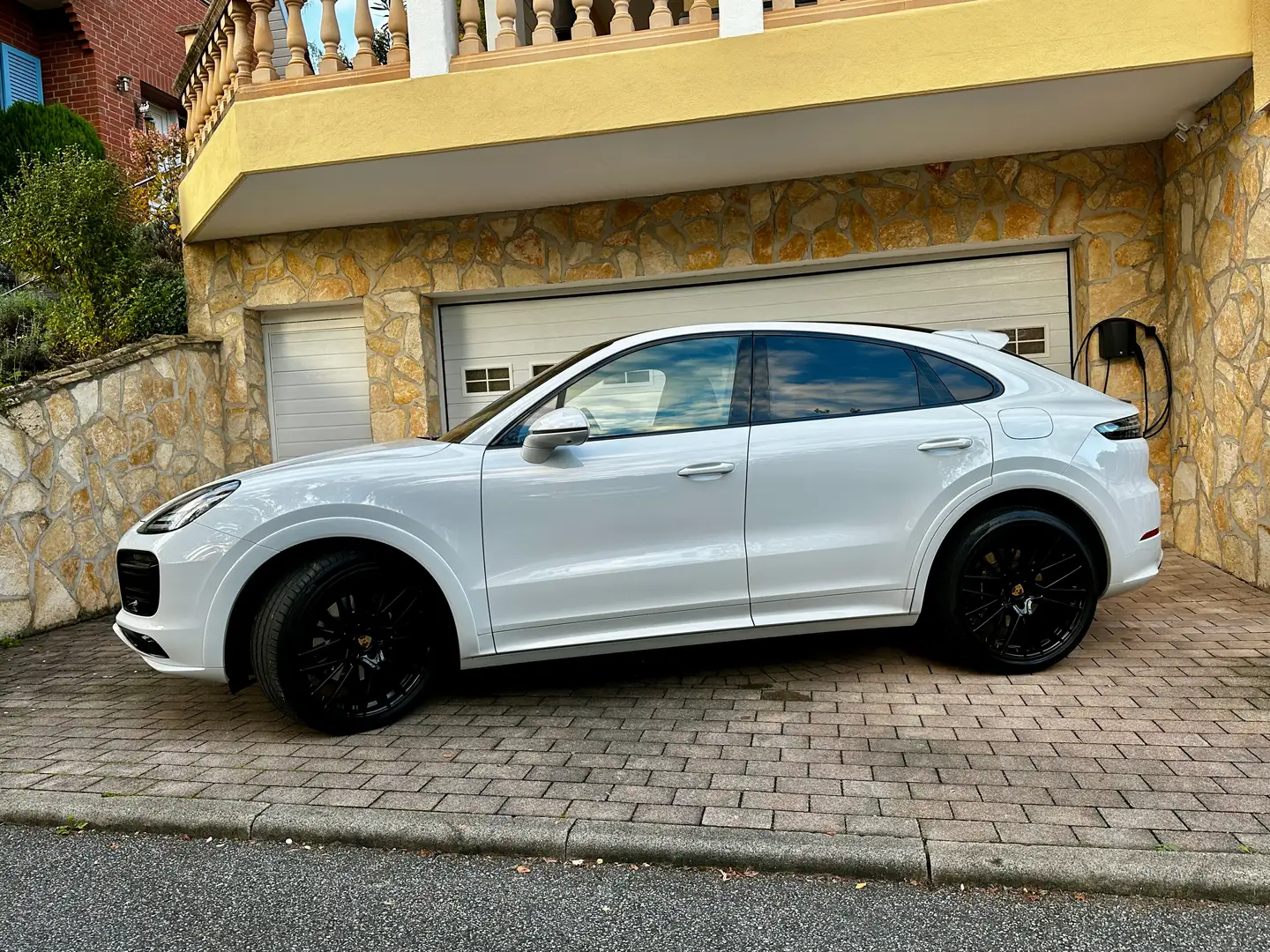 Porsche Cayenne E-Hybrid Coupe Platinum Edition*Voll*AHK*SportDesi Weiß - 1