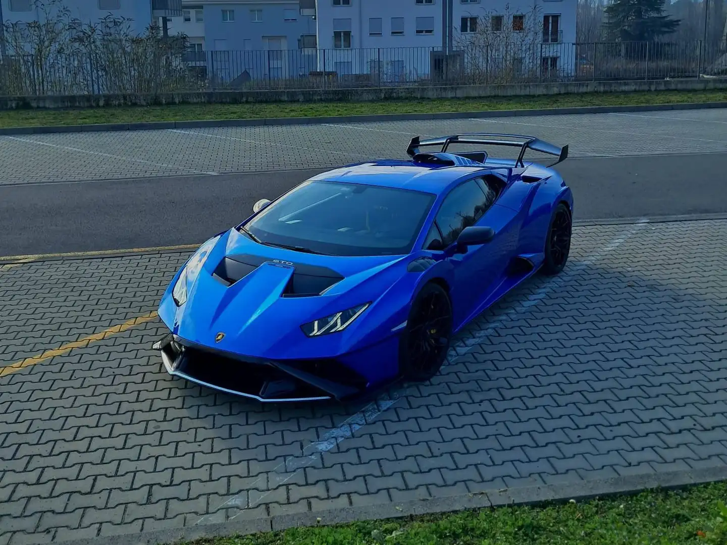 Lamborghini Huracán STO copuè 640 Blu/Azzurro - 2
