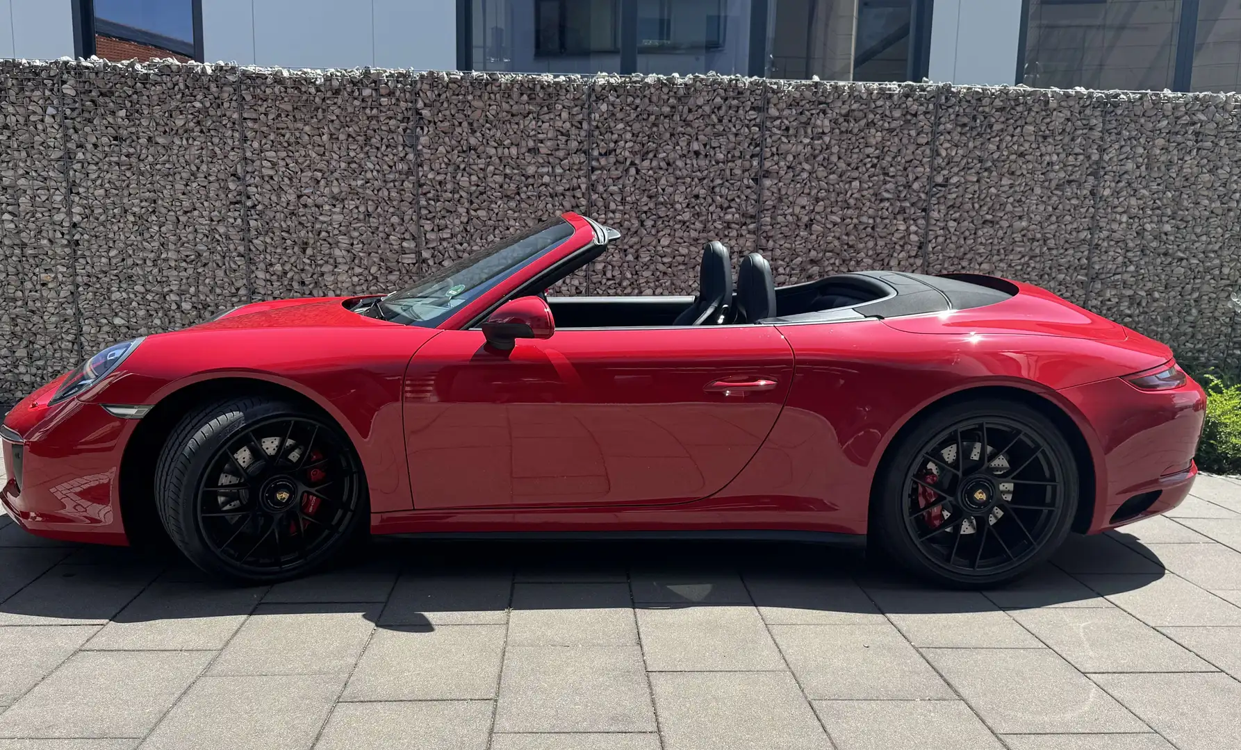 Porsche 991 Carrera 4 GTS Cabriolet TOP Zustand, Leder, SzLft Rot - 1