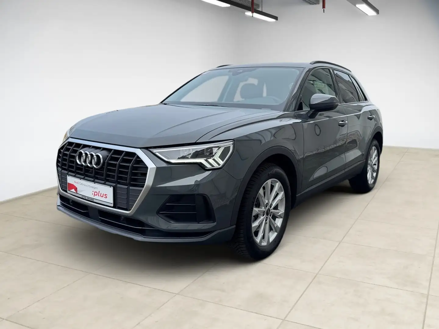 Audi Q3 35 TFSI S tronic LED AHK SHZ KLIMA NAVI ALU Grau - 2