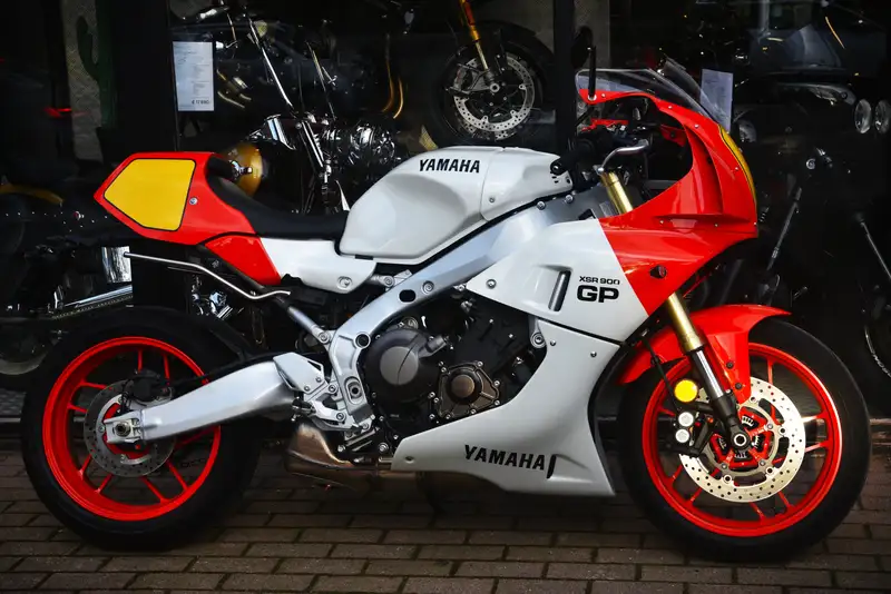 Yamaha XSR 900 - foto 2