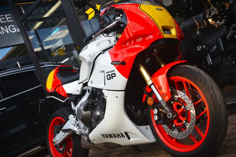 Yamaha XSR 900 - foto 5