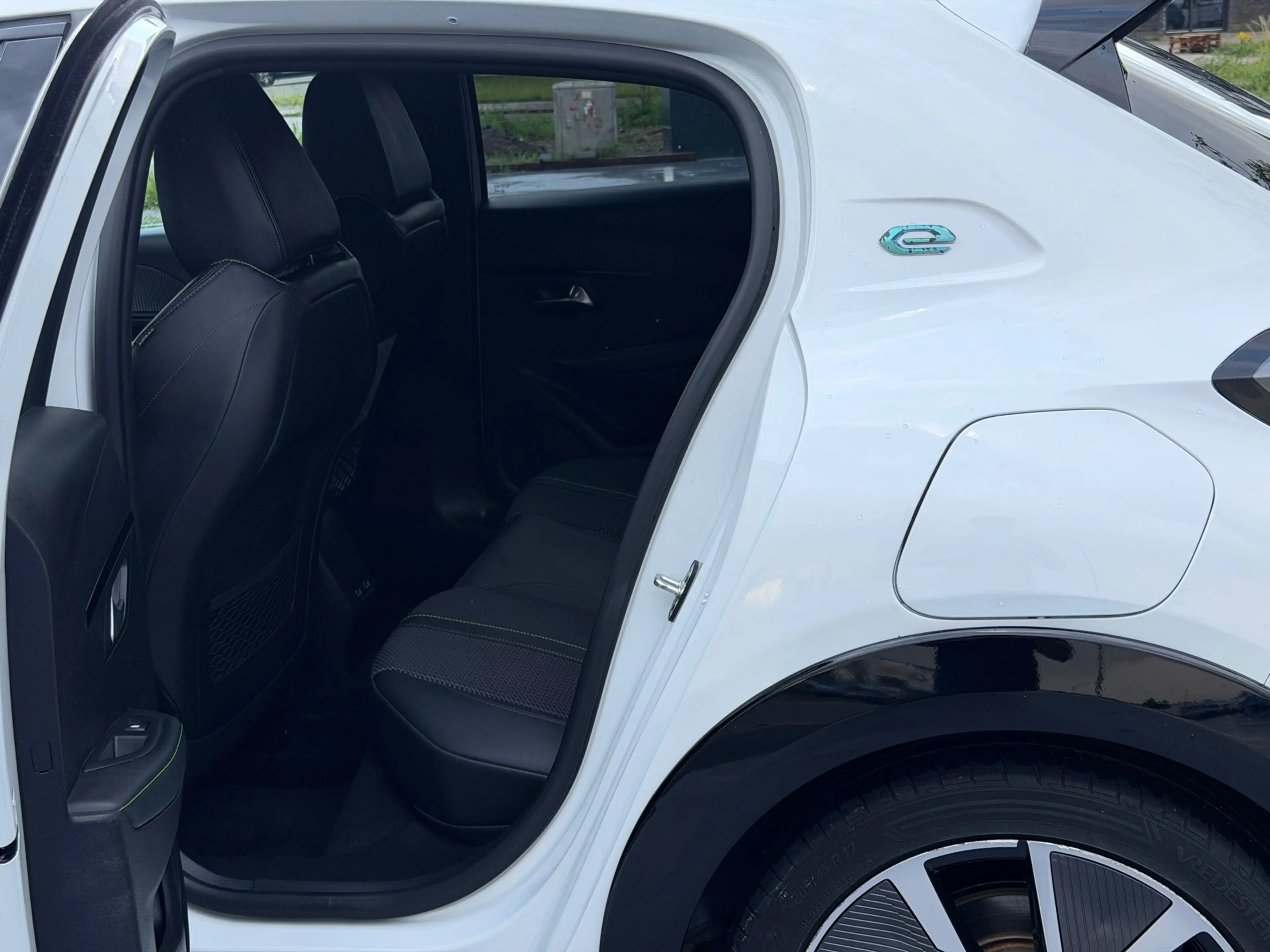 Peugeot e-208 EV GT 350 50 kWh/automaat/NAP/Cruise/Stoelverwarmi — photo 8
