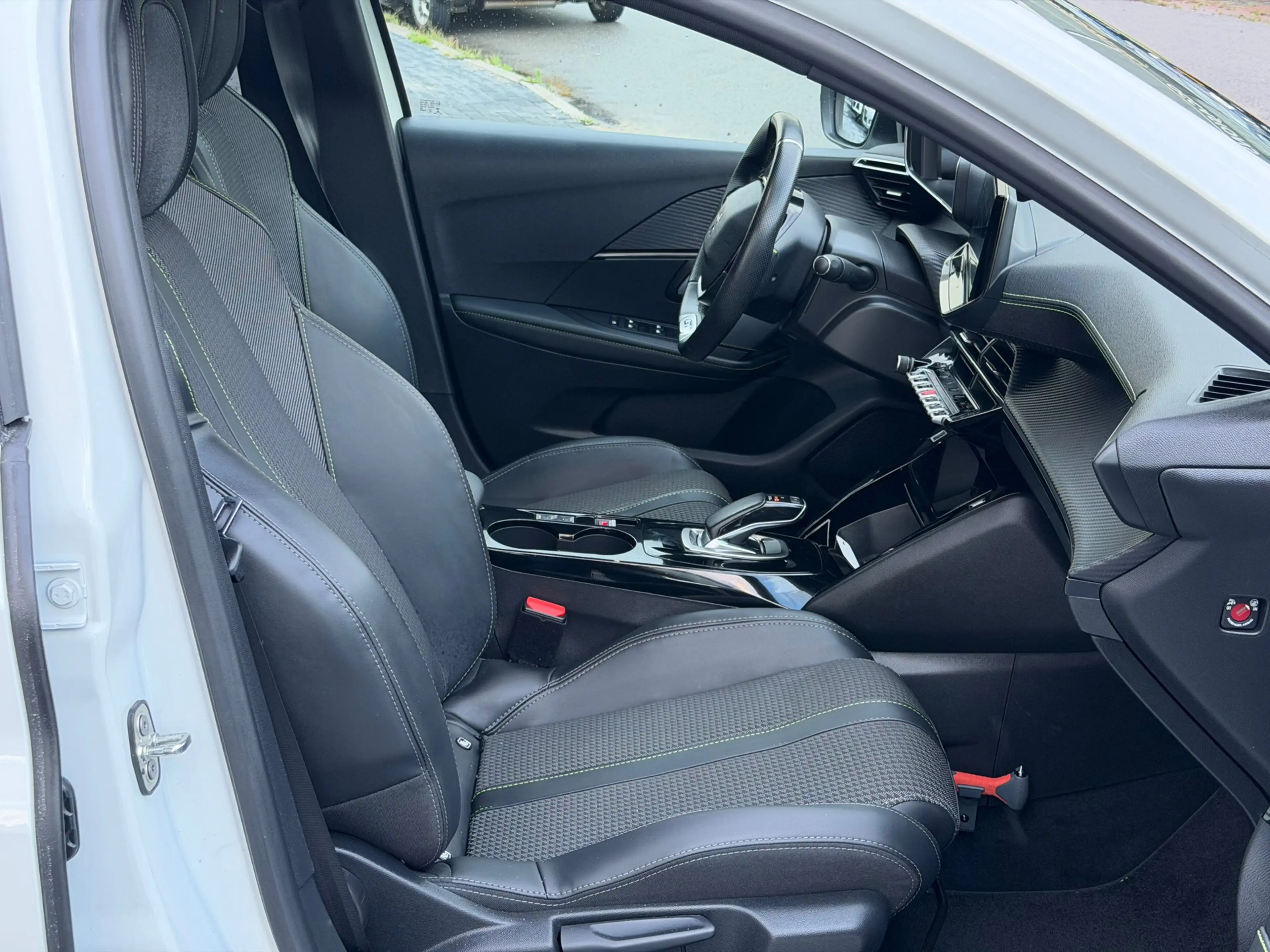 Peugeot e-208 EV GT 350 50 kWh/automaat/NAP/Cruise/Stoelverwarmi — photo 9