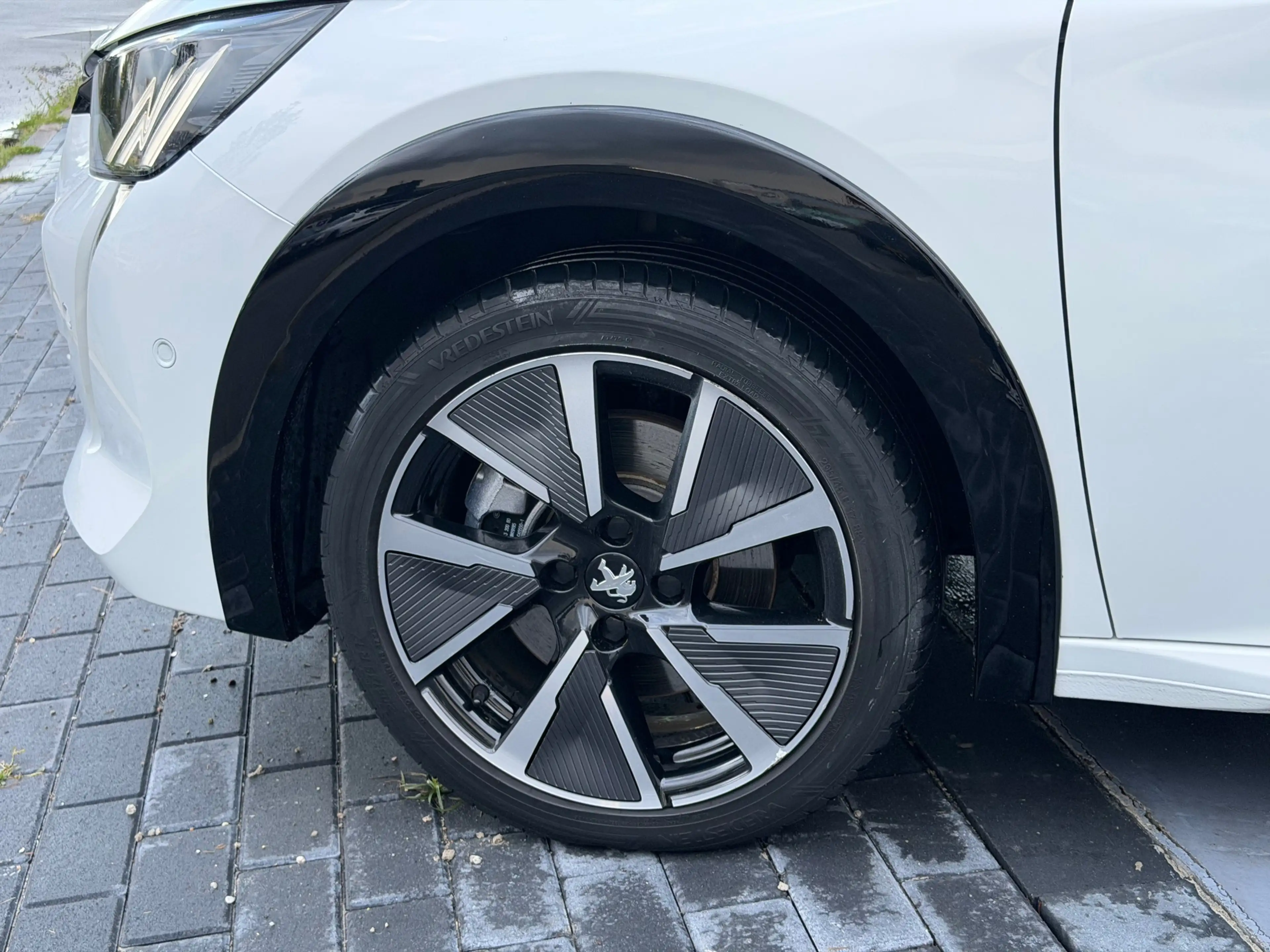 Peugeot e-208 EV GT 350 50 kWh/automaat/NAP/Cruise/Stoelverwarmi — photo 7