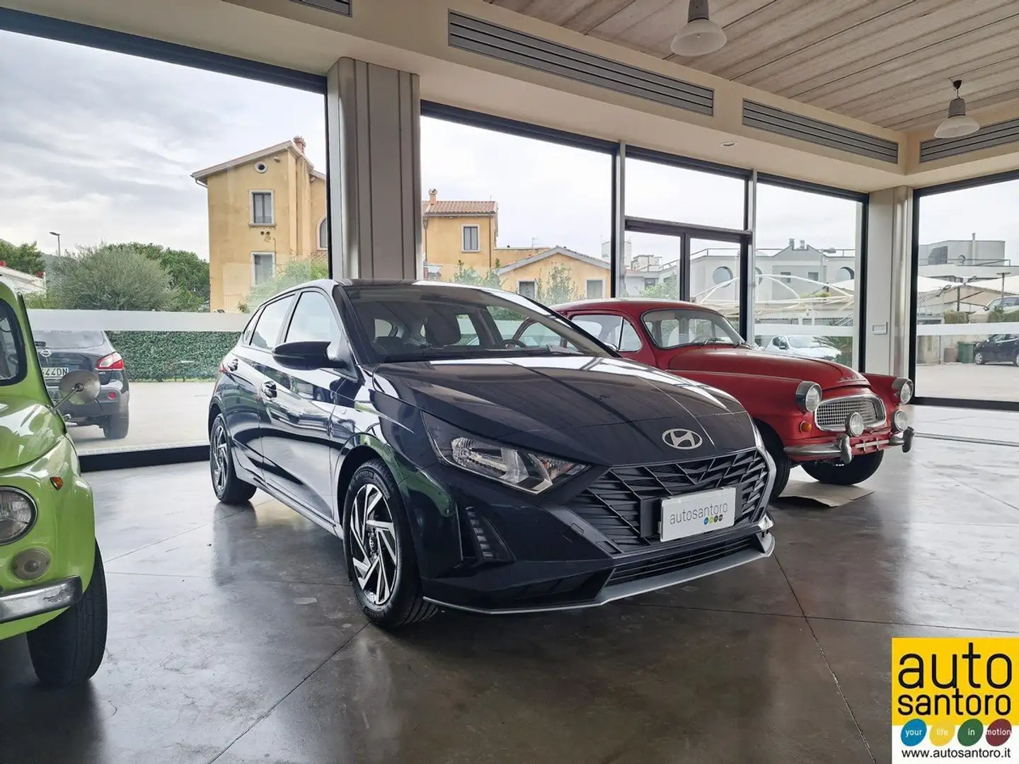 Hyundai i20 1.2 Connectline Grau - 1