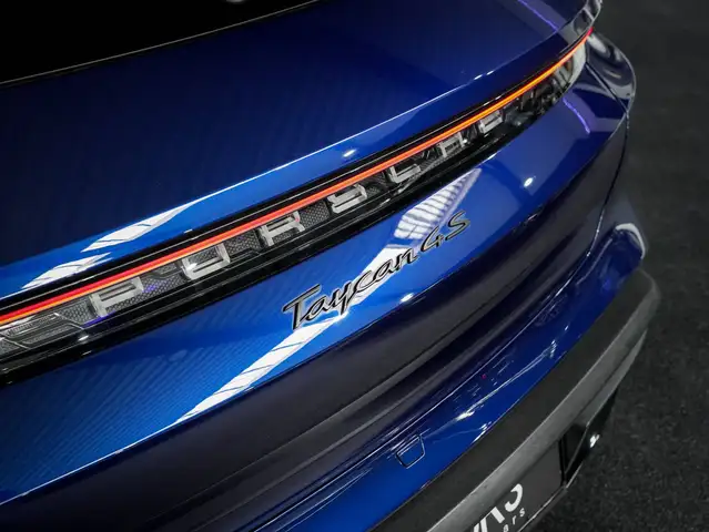 Porsche Taycan view 10