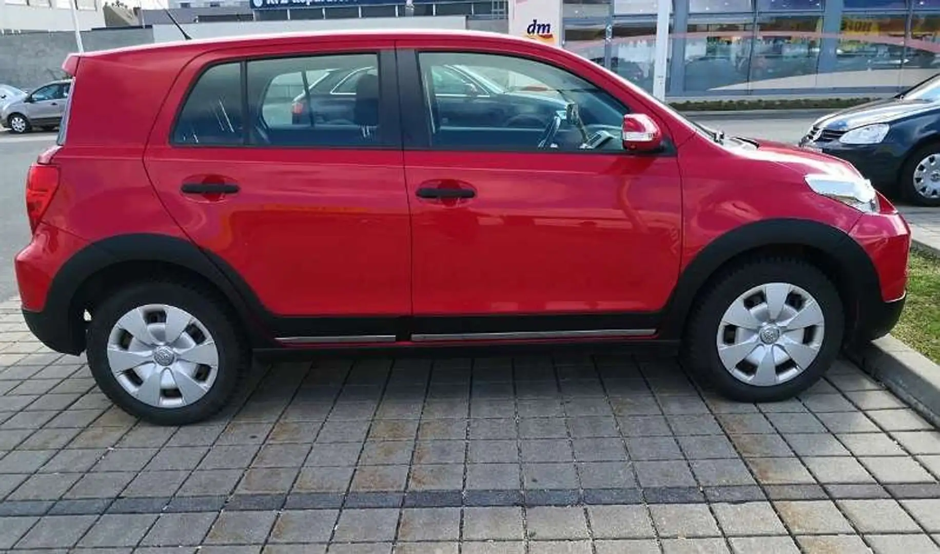 Toyota Urban Cruiser Urban Cruiser 1,4 D-4D DPF High High Roşu - 1