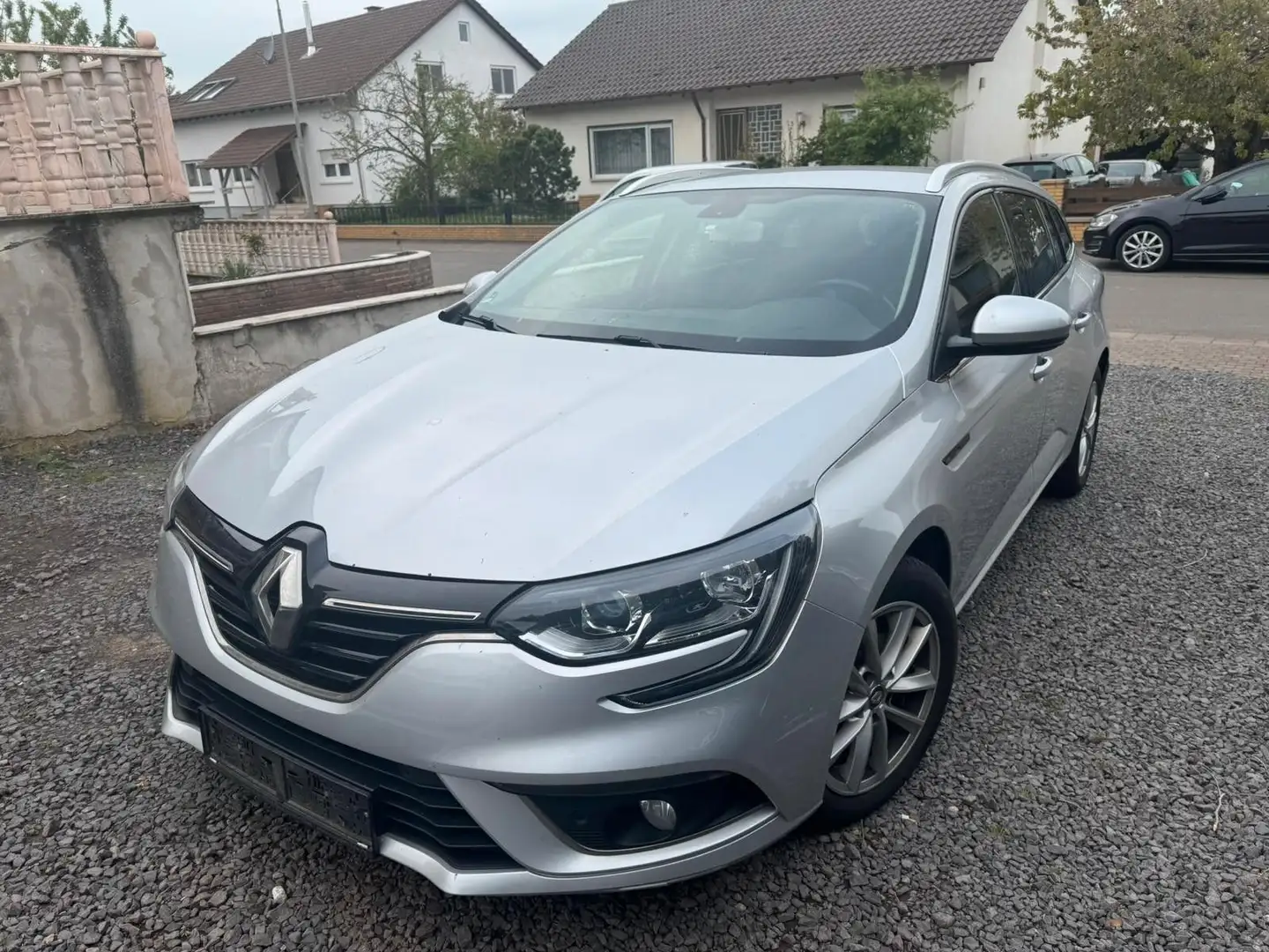 Renault Megane IV Grandtour Intens Grau - 2