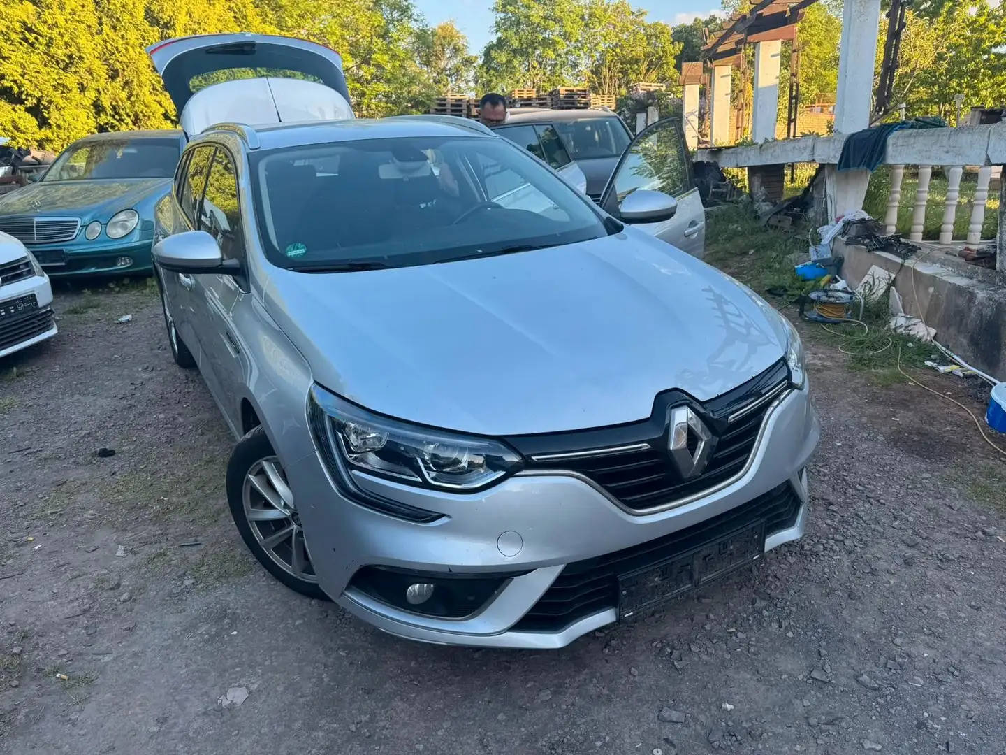 Renault Megane IV Grandtour Intens Grau - 1