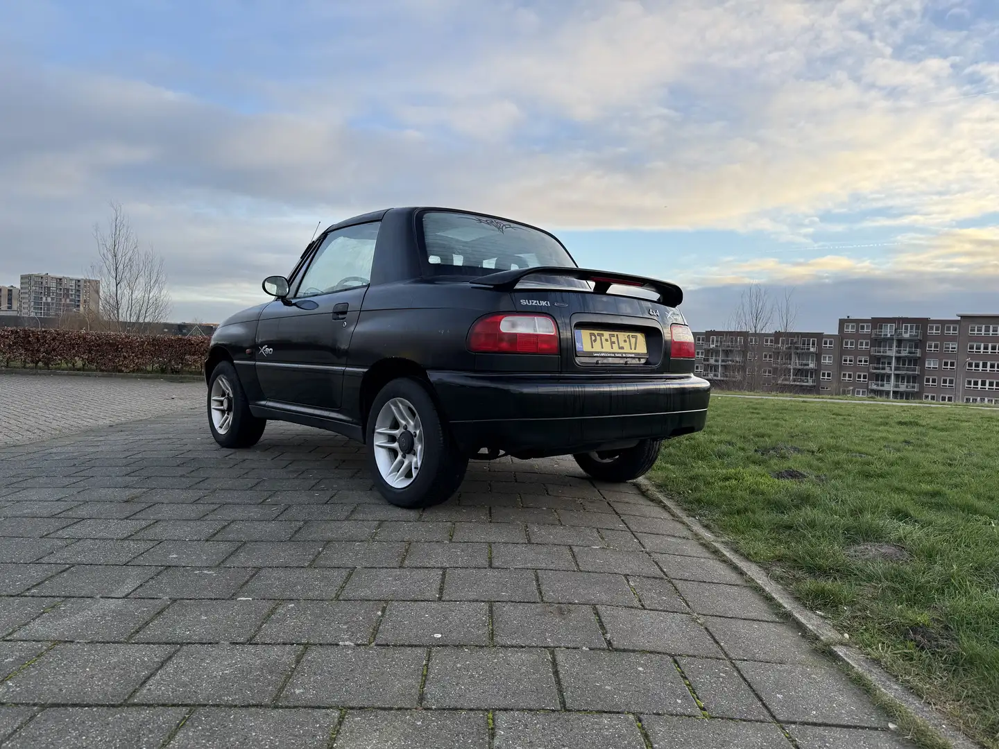 Suzuki X-90 4x4 AWD WIHIT LOW KM CABRIO TARGA Schwarz - 2