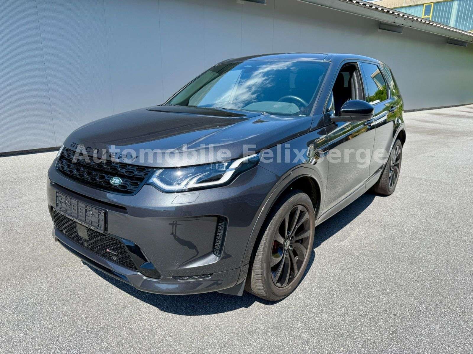 Second hand Land Rover Discovery Sport 