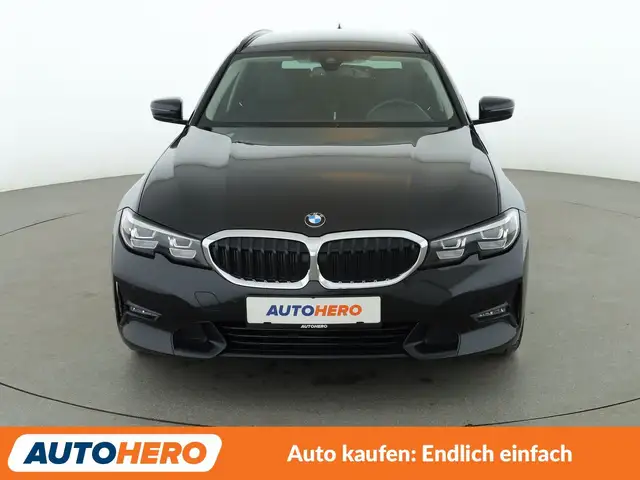 BMW 3 Series view 9