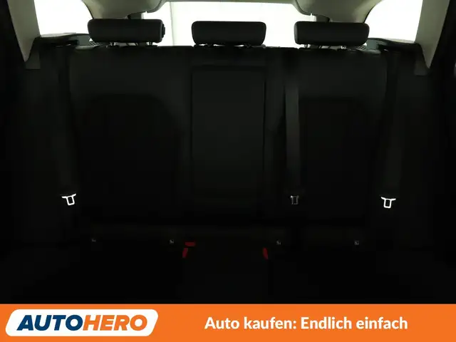 BMW 3 Series view 15