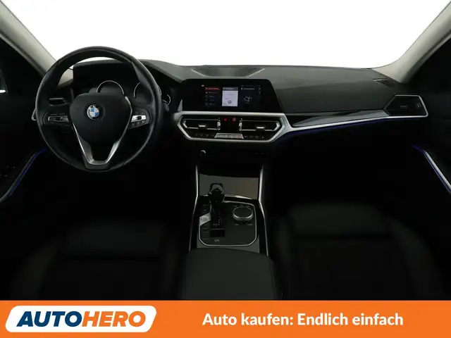 BMW 3 Series view 12