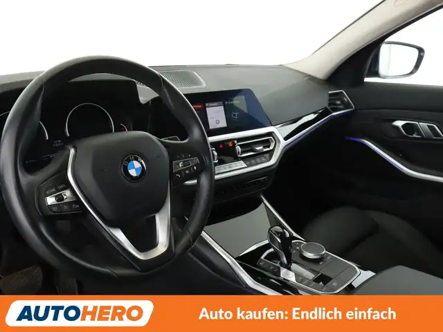 BMW 3 Series view 11