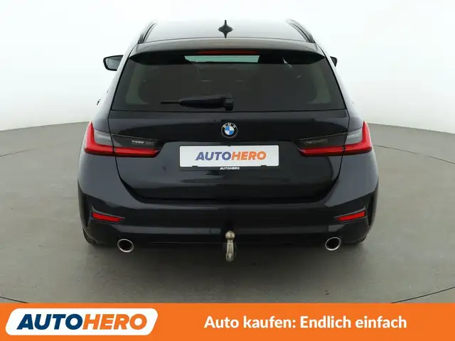 BMW 3 Series view 5