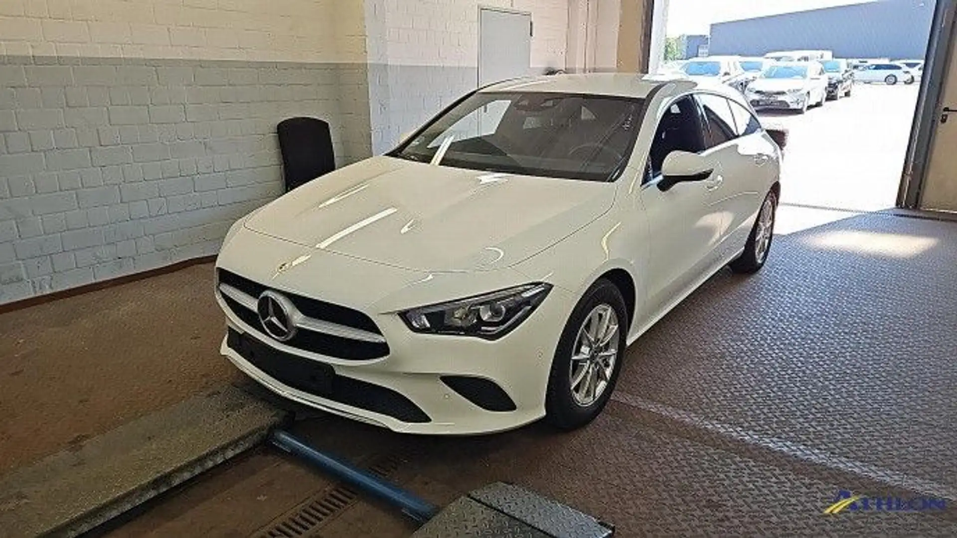 Mercedes-Benz CLA 200 Navi SiHz RFK AHK DAB Blanc - 1
