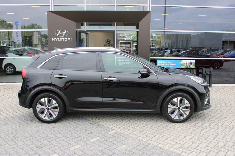 Kia e-Niro ExecutiveLine 64 kWh | Achteruitrijcamera | Apple — photo 4