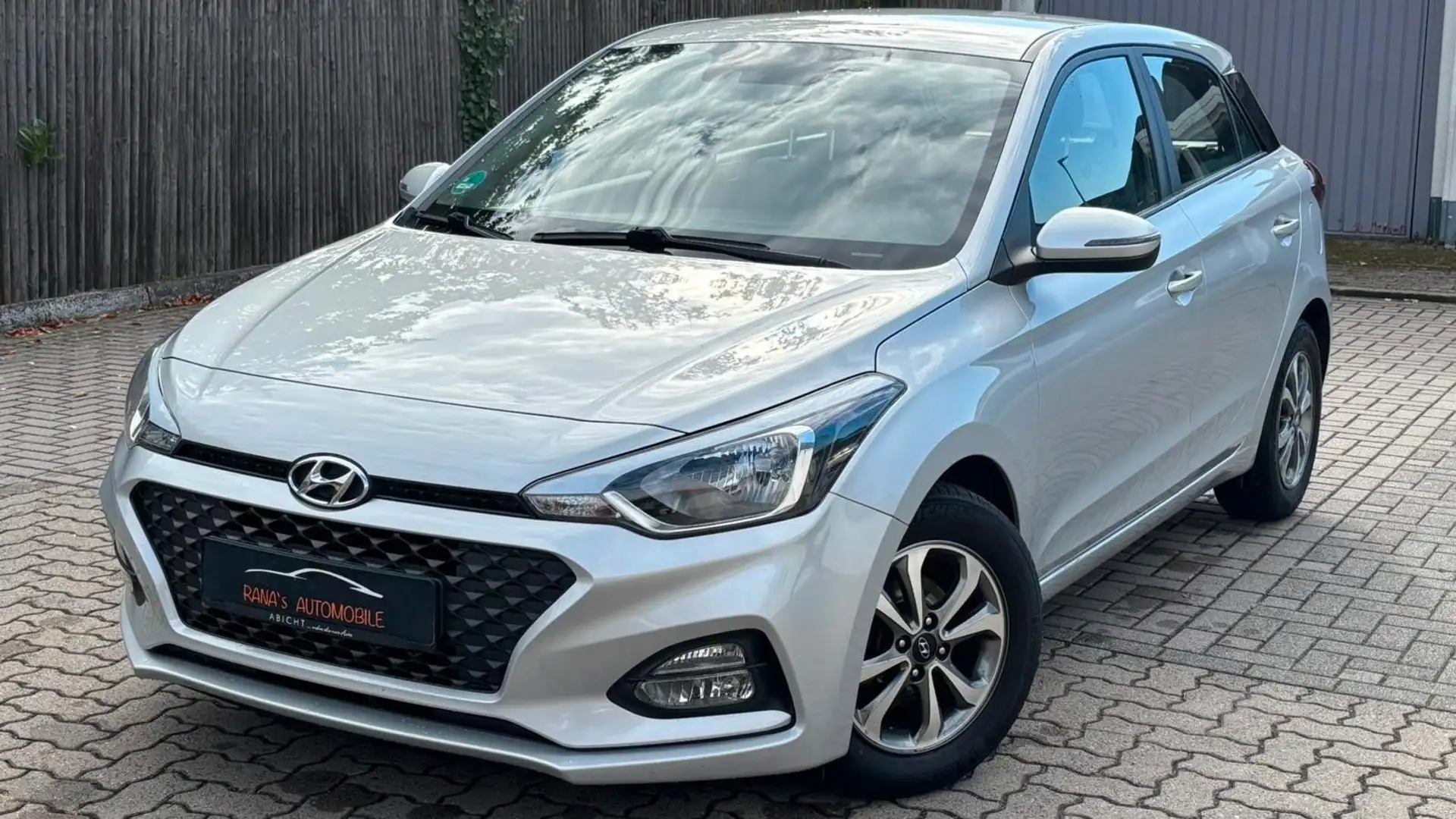 Hyundai i20 Trend Silber - 1