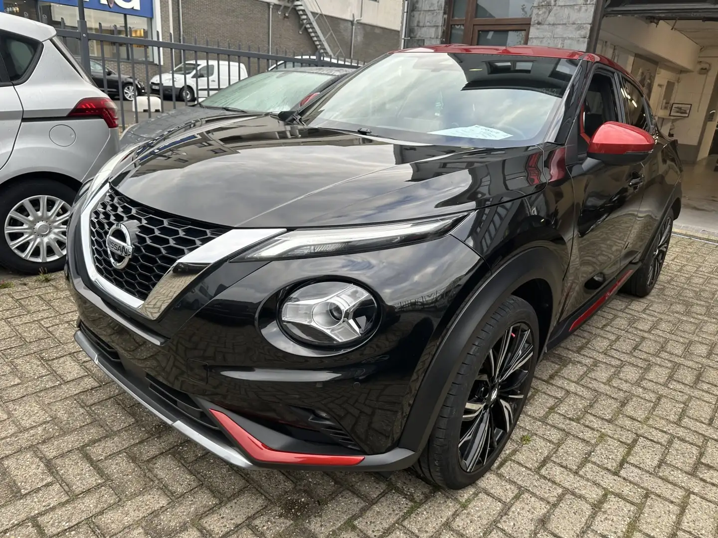Nissan Juke Juke 1.0 DIG-T N-Design Zwart - 1