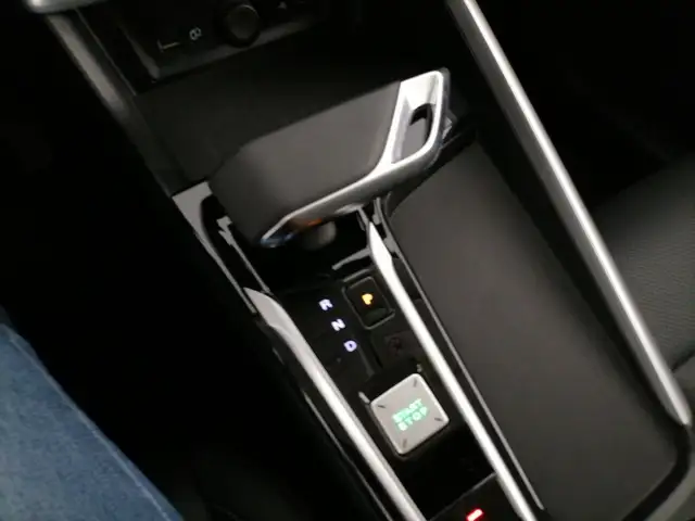 MG ZS view 13