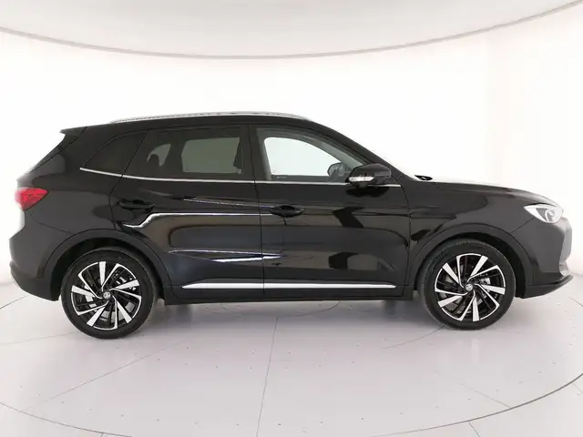 MG ZS view 3