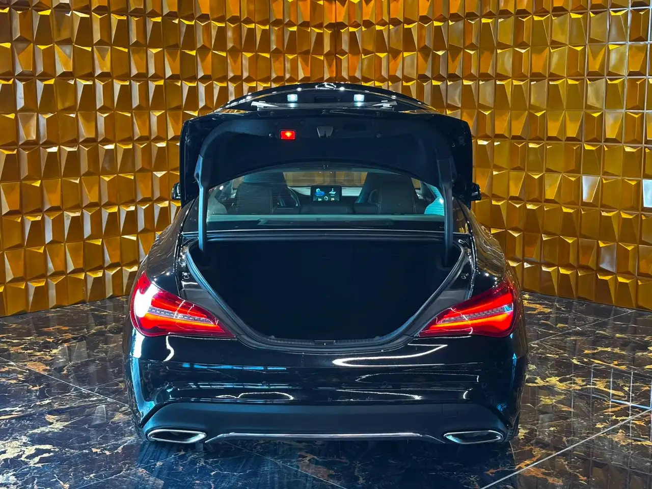 Mercedes-Benz CLA 180 — photo 16 sur 16