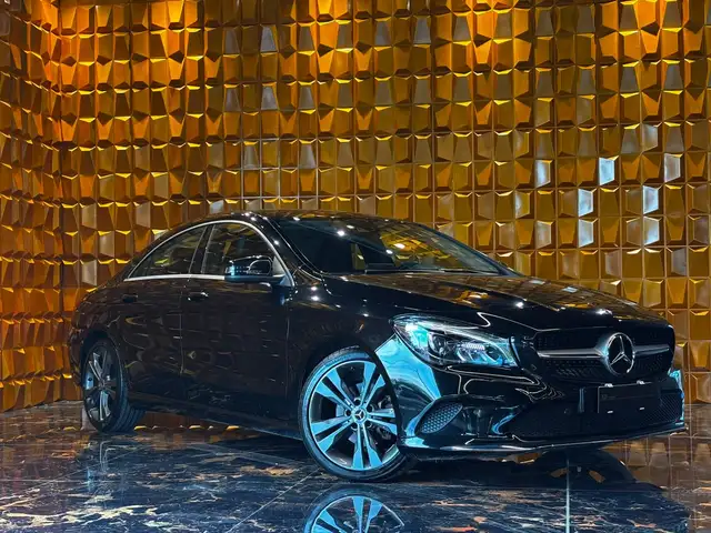 Mercedes-Benz CLA 180 en vente chez une concession Italie
