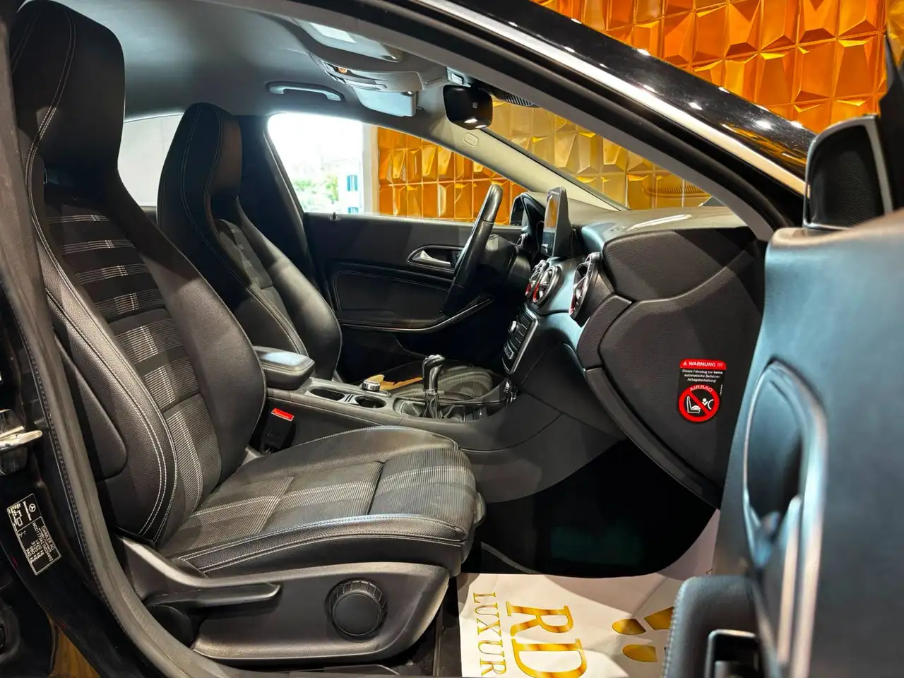 Mercedes-Benz CLA 180 — photo 11 sur 16