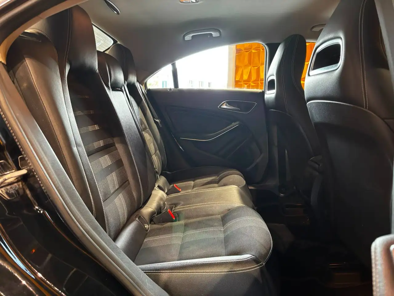 Mercedes-Benz CLA 180 — photo 13 sur 16