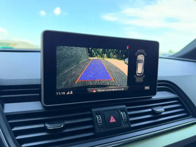 Audi Q5 view 17