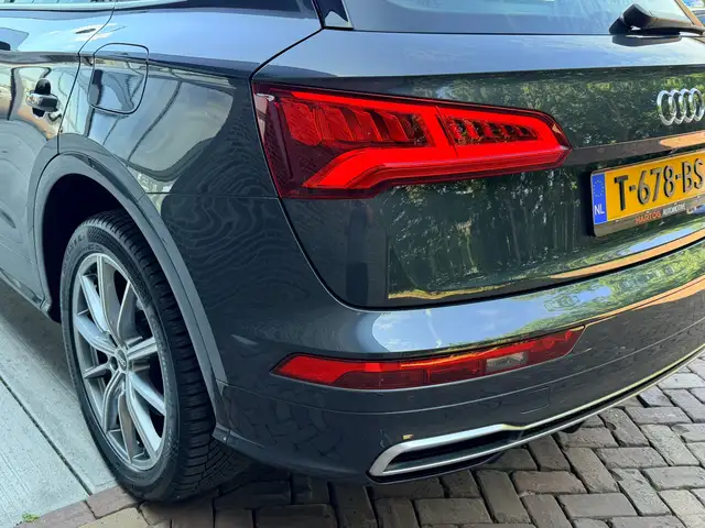 Audi Q5 view 15